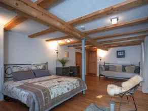 Historic Stohrerhof estate on Lake Ammersee with 1,000 m² garden for up to 11 people - Image 3