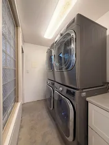 2BR Pet-Friendly Condo, Walkable Location - Image 3