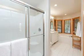 Lakeside Luxury w/ Firepit & Jetted Tub - Image 4