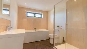 Lower Lodge Barn - sleeps 8 guests  in 4 bedrooms - Image 3