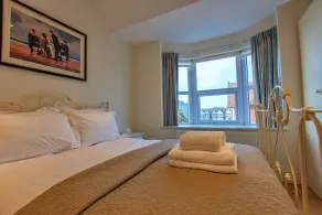 Victoria Parade - Direct sea views and private parking space - Image 5