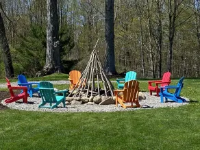 Pet-Friendly Yurt Sleeps 12 with Pool Access - Image 5