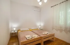 2 bedroom beautiful apartment in Supetar - Image 5