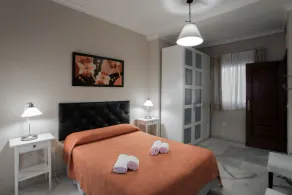 Apartamento en el Centro Histórico de Sevilla. Wifi y Parking Gratis. [cc2] - Image 5