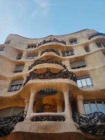 MAGNIFIQUE CENTRE VILLE! par Ramblas et Passeig de Gracia! - Image 3