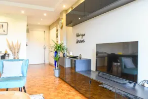 Grand appartement avec balcon et parking - Image 2