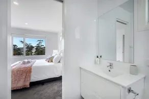 The Rest Retreat Getaway 15 Mins to CBD 3 Bed - Image 5