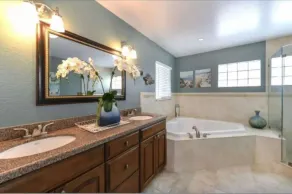 Stunning Keys home w/pool, jetted tub, elevator & more! - Image 2
