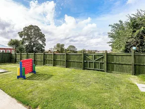 Enjoying a rural location and beautiful far-reaching views. - Image 3