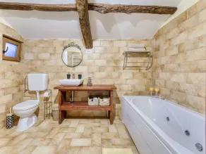 Skøn  feriebolig for 7 gæster med klimaanlæg, WIFI, boblebad, privat pool, TV og kæledyr tilladt - Image 4