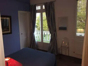 LARGE 5-ROOM BEACHFRONT AND CENTRE - Image 4