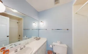 Condo With Central AC, Washer/dryer, Shared Outdoor Pool, & On-site Golf - Image 4