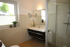 Casa Fortuna Comfort mit Seeblick, Whirlpool, Sauna und Eingezäuntem Garten - Image 3