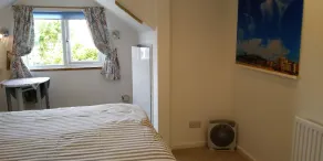 1 Bedroom  Studio Flat, close to beach, own entrance and parking. - Image 5