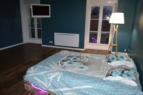 Grande  chambre de plus de 30m2 pour 4 à 5 personnes - Image 5