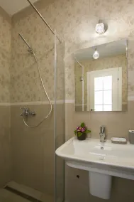 Marinero Apartments-Ground floor double room 5 - Image 2