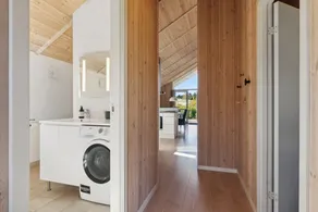 Lovely Summer House With Spa Close To The Beach - Image 3