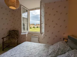 Charming Cottage with Historic Castle Views, 7 Hectares, Bikes, Near Cognac - Image 4