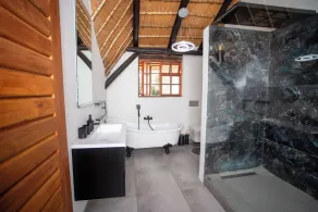 Golden Casa - Image 2