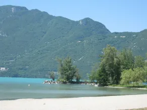 apartamento em residência perto do lago - Image 4