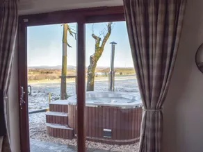 3 bedroom accommodation in Cumnock - Image 2