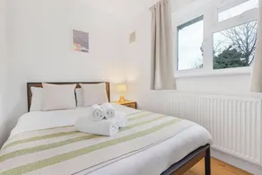 Spacious 3BHK near Heathrow - Image 4
