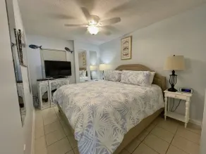 Nouveau look! | Lit king et nouvelle peinture! | Gulf Shores sur West Beach! - Image 5