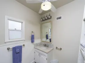 Blue Ocean ~ Pet Friendly ~ One house off the Beach! - Image 2