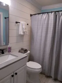 Spacious Comfortable 2 Bedroom/ 2 Bath Condo - Gated South End - Image 4
