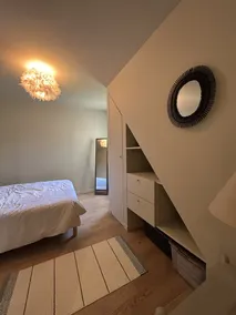 Contemporary house with swimming pool - Image 3
