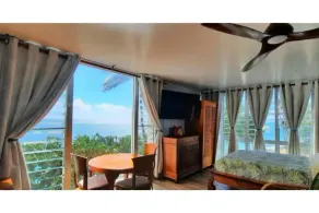 Breezy Beachfront Getaway w180 degree Oceanview  - Image 5