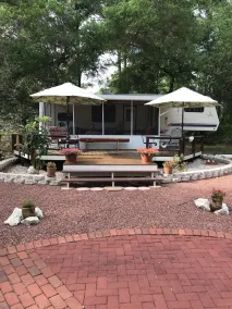 Lad os camping i komfort, sydlig stil, kom ned. - Image 4
