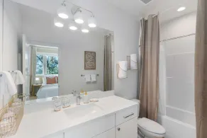 Jerry's Sweet Suite - 84 Walkscore - Image 3