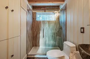 Two bedroom treehouse in United States of America, Sanford - Image 2