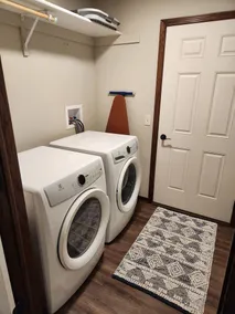 New spacious 3br Townhouse located in Southwest Lincoln with Fenced in Back yard - Image 2