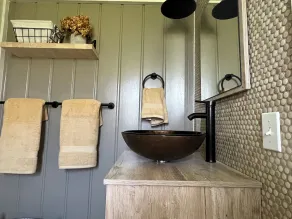 Cozy cabin retreat in rustic setting. Private lake, bonfire under the stars! - Image 4