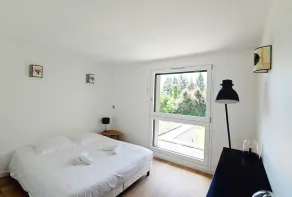 Charming villa with pool lake view 10 minutes from the city center - Image 5