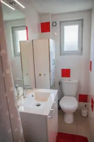 Appartement au Calme Proche des Commerces au Bord de la Loire - Image 2