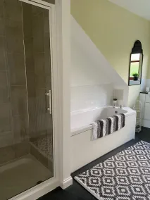 Stunning three bedroom cottage with Hot Tub - Image 4