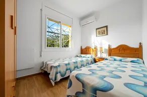 BELLA VILLA, 5 camere con piscina privata e recintata a 200 metri dalla spiaggia - Image 5
