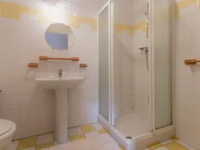 Accessible Stone Cottage with Garden, Near Nantes & Vioreau Lake, Sleeps 6 - Image 4