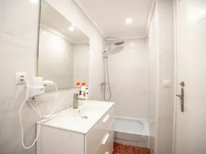 Just Hostel Capsules Alicante - FREE Towels & Luggage Storage - Near Railway - Image 5