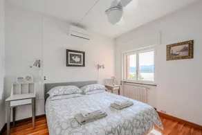 Italian Lakes lakeside villa with direct lake access - Image 4