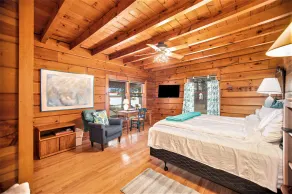 Lakefront Cabin with Guest Cabin and Rec Room. Sleeps 14 - Image 3