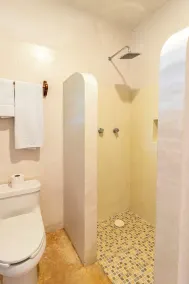 Hotel & Suites Oasis Bacalar \"Suite Piña\" - Image 3