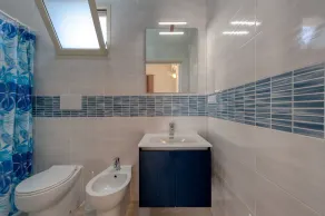 Casa Vacanze 'Anghelos - Piromafu' con Terrazza in Comune, Aria Condizionata, giardino con barbecue. - Image 3