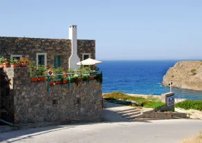 Sea vew villa with traditional Cretan colour - Image 5