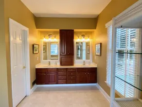 Waterfront Executive Retreat House - Image 3