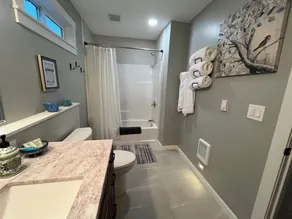 Little Creek Cottage- Alpaca Farm Retreat with Hot Tub - Image 4