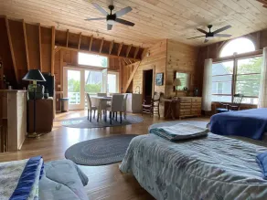 Cozy, 2nd Floor Studio on Mere Point - Image 3